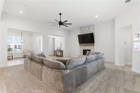 Living - 16729 Starview Ct, Bakersfield, CA 93314 photo 2 of 3