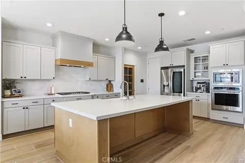 Kitchen - 16729 Starview Ct, Bakersfield, CA 93314 photo 2 of 4