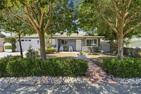1078 W Madalyn Ave, Tulare, CA 93274