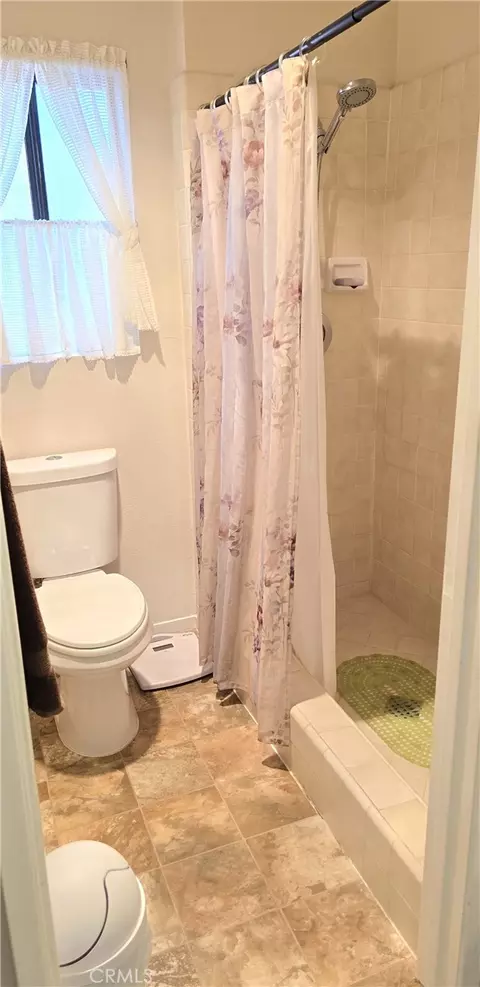Bath - 509 Colbert Dr, Lompoc, CA 93436 photo 4 of 4