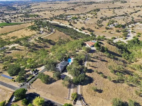 View/Area - 5680 High Rdg, Paso Robles, CA 93446 photo 4 of 9