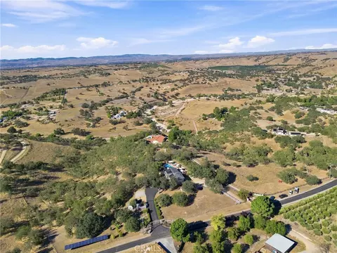 View/Area - 5680 High Rdg, Paso Robles, CA 93446 photo 6 of 9
