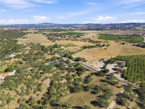 View/Area - 5680 High Rdg, Paso Robles, CA 93446 photo 7 of 9