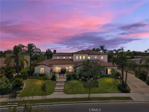 2404 Tiverton, Bakersfield, CA 93311