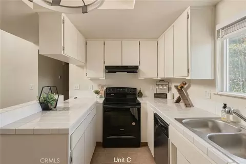 Kitchen - 1974 Nevada Ct, Los Osos, CA 93402 photo 4 of 7