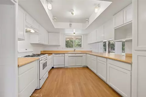 Kitchen - 2540 Campo Rd, Atascadero, CA 93422 photo 1 of 8