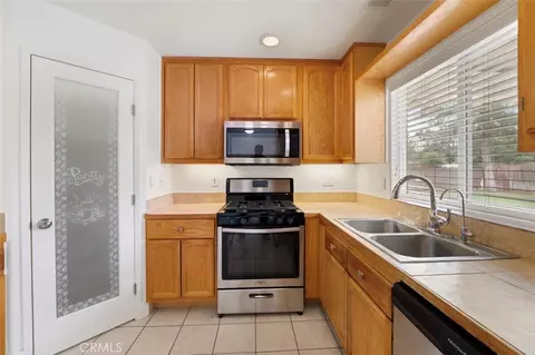 Kitchen - 2540 Campo Rd, Atascadero, CA 93422 photo 7 of 8