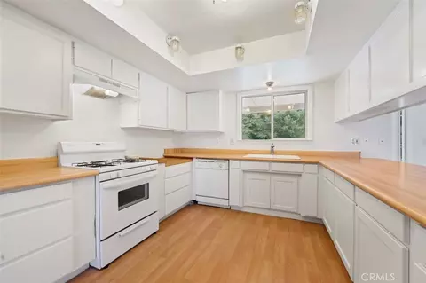 Kitchen - 2540 Campo Rd, Atascadero, CA 93422 photo 2 of 8