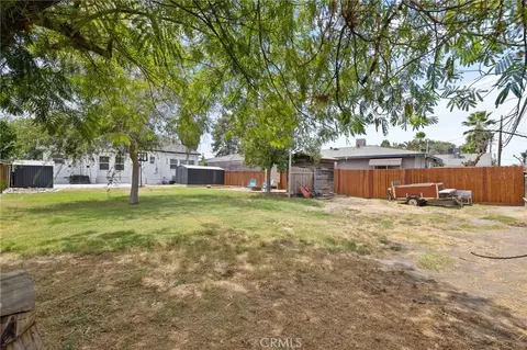 Exterior - 224 E 10th, Hanford, CA 93230 photo 10 of 13
