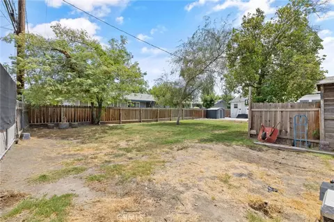 Exterior - 224 E 10th, Hanford, CA 93230 photo 11 of 13