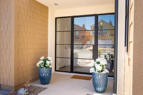 Entry Way - 183 H St, Cayucos, CA 93430 photo 1 of 6