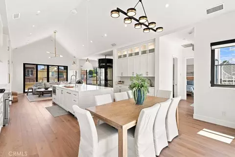 Dining - 183 H St, Cayucos, CA 93430 photo 4 of 5