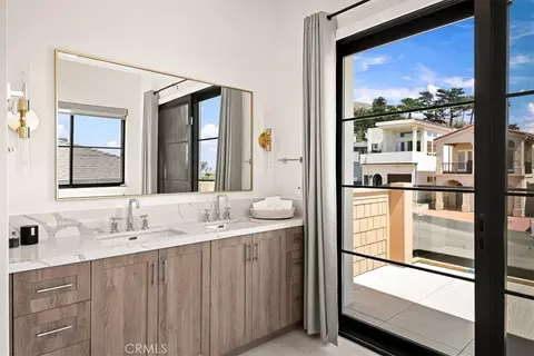 Bath - 183 H St, Cayucos, CA 93430 photo 4 of 6