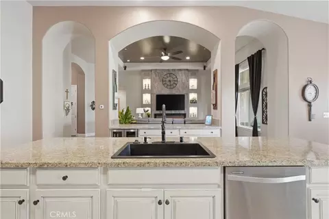Kitchen - 1162 Paradise Loop, Lemoore, CA 93245 photo 4 of 7