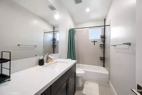 Bath - 200 Oak Hl, Lompoc, CA 93436 photo 3 of 4