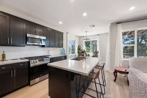 Kitchen - 200 Oak Hl, Lompoc, CA 93436 photo 2 of 3
