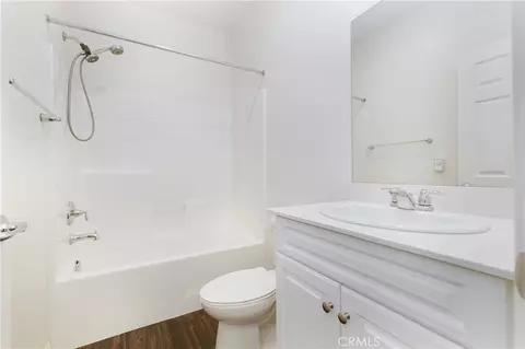 Bath - 20509 Hazelnut Ct, Saugus, CA 91350 photo 1 of 1