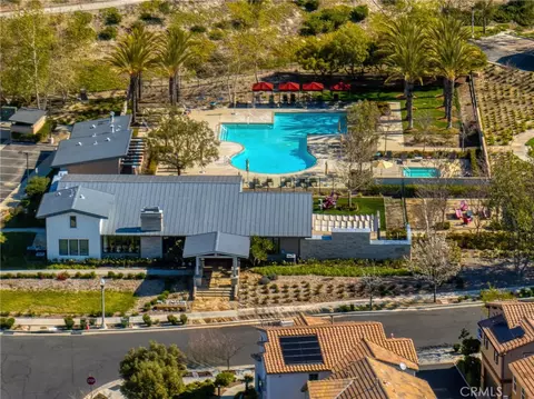 View/Area - 20509 Hazelnut Ct, Saugus, CA 91350 photo 1 of 7