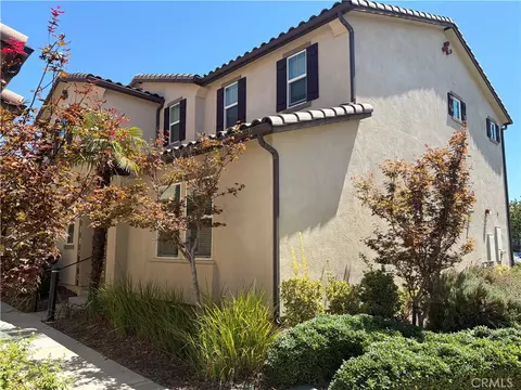 20509 Hazelnut Ct, Saugus, CA 91350