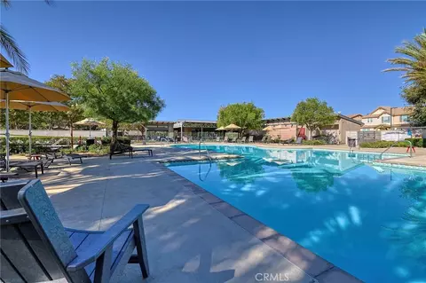 Exterior - 20509 Hazelnut Ct, Saugus, CA 91350 photo 6 of 7