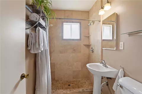 Bath - 1327 17th, Oceano, CA 93445 photo 1 of 1