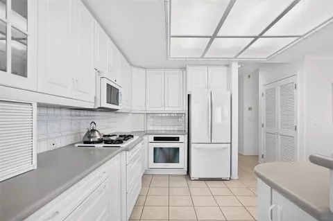 Kitchen - 900 Pacific, Cayucos, CA 93430 photo 2 of 6