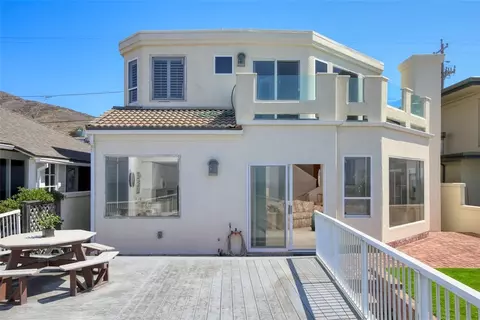 Exterior - 900 Pacific, Cayucos, CA 93430 photo 4 of 12