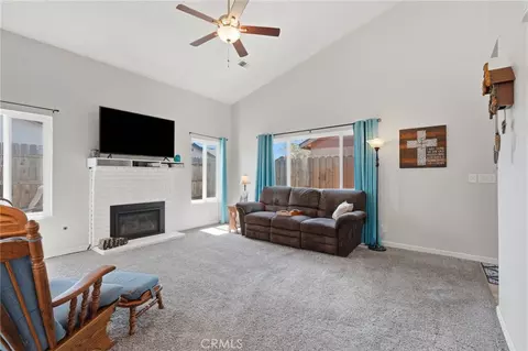 Living - 1143 E Ferguson, Visalia, CA 93292 photo 2 of 2