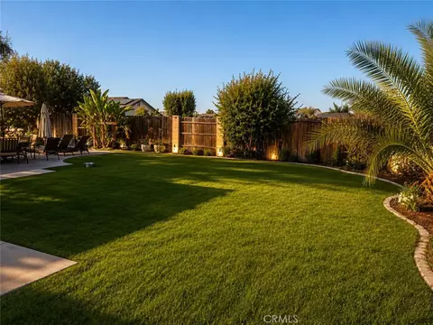 Exterior - 11322 Stroke Cutters, Taft, CA 93268 photo 4 of 4