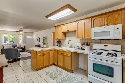 Kitchen - 7255 Navajoa, Atascadero, CA 93422 photo 7 of 9