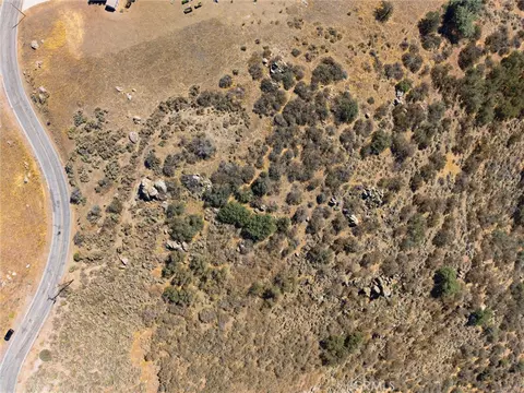 26541 Skyline Dr, Tehachapi, CA 93561 photo 3