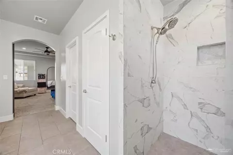 Entry Way - 410 Rosehaven, Tehachapi, CA 93561 photo 5 of 10