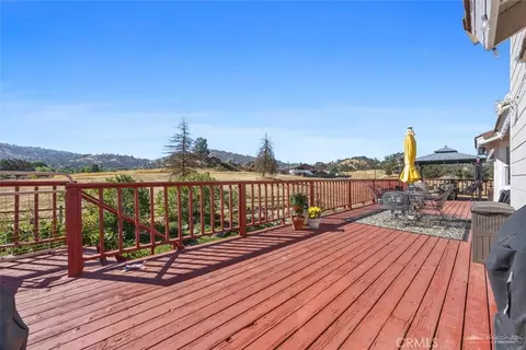 Exterior - 28360 Burning Tree Dr, Tehachapi, CA 93561 photo 1 of 2