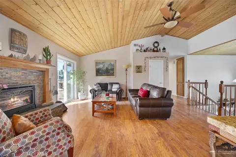 Living - 28360 Burning Tree Dr, Tehachapi, CA 93561 photo 3 of 6