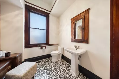 Bath - 700 N Irwin, Hanford, CA 93230 photo 1 of 6
