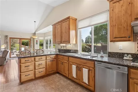 Kitchen - 833 Via Seco, Nipomo, CA 93444 photo 4 of 6