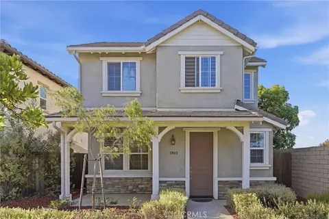 1902 Sterling Pl, Santa Maria, CA 93458