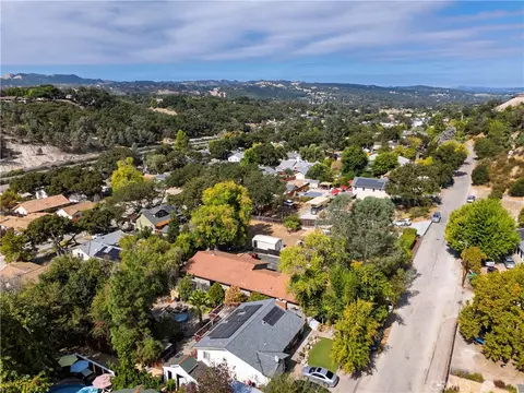 View/Area - 5260 Olmeda, Atascadero, CA 93422 photo 2 of 5