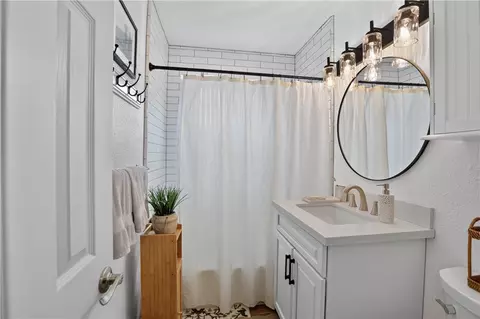 Bath - 1590 Manhattan, Grover Beach, CA 93433 photo 1 of 2