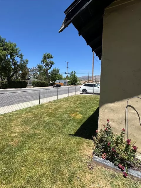 Exterior - 229 W D, Tehachapi, CA 93561 photo 6 of 11