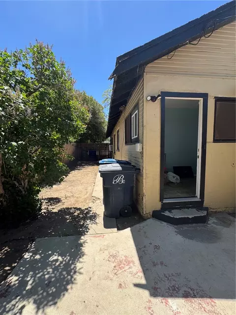 Exterior - 229 W D, Tehachapi, CA 93561 photo 3 of 11