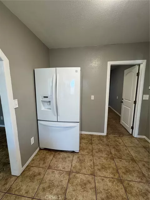 Kitchen - 229 W D, Tehachapi, CA 93561 photo 3 of 4