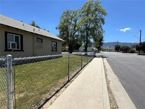 Exterior - 229 W D, Tehachapi, CA 93561 photo 9 of 11