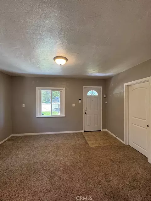 Living - 229 W D, Tehachapi, CA 93561 photo 1 of 2