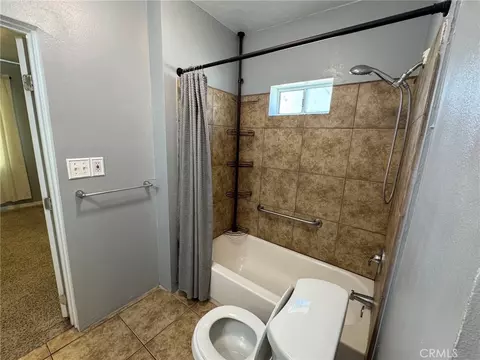 Bath - 229 W D, Tehachapi, CA 93561 photo 1 of 3