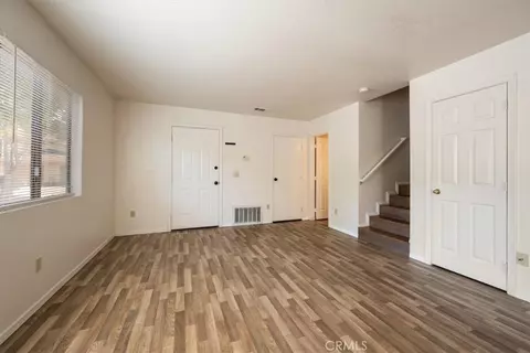 Living - 72 Village Cir, Lompoc, CA 93436 photo 3 of 4