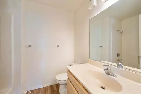 Bath - 72 Village Cir, Lompoc, CA 93436 photo 3 of 4