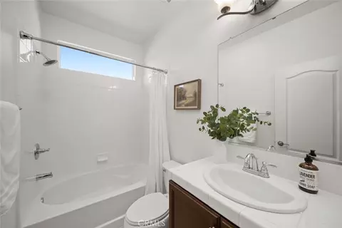 Bath - 1464 Trail View Pl, Nipomo, CA 93444 photo 1 of 1