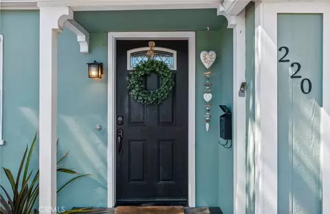 Entry Way - 220 Capistrano Ave, Pismo Beach, CA 93449 photo 1 of 2