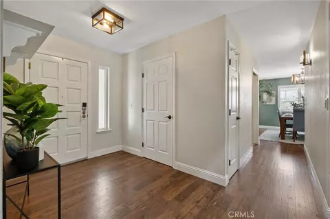 Entry Way - 2632 E Paradise, Visalia, CA 93292 photo 3 of 6